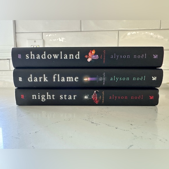 The Immortals by Alyson Noel Hardcover Books 3-5 - Picture 2 of 3